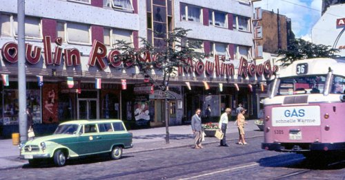 Can You Guess Which Year a Photo Is From? This Daily Photo Challenge Puts You to the Test