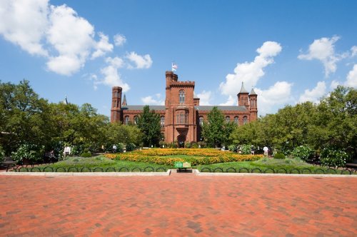 The Smithsonian Announces Possible Locations for New Museums for Women and Latinos