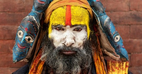 Portraits Capture the Colorful Faces of Pilgrims During an Important Hindu Festival
