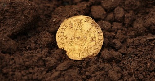 Amateur Metal Detectorist Discovers 13th-Century Gold Coin Worth Over $700K