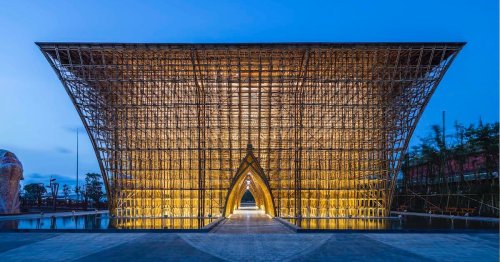 42,000 Bamboo Shoots Form Impressive Welcome Center at Vietnamese Resort