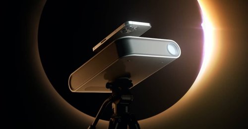 Innovative Device Lets You Turn Your Smartphone Into a Smart Telescope