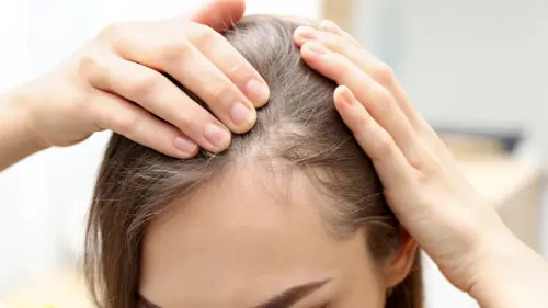 14 Collagen-Boosting Foods For Wrinkles And Thinning Hair (And 3 Skincare Food Trends That Age You Faster), According To Dermatologists