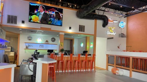 New sports bar opens just steps from ocean in Myrtle Beach. Hot chicken is on menu