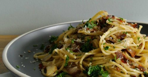 Herrlich cremig: Zwiebelsuppen-Pasta im One-Pot