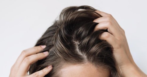 Fettige Haare? Mit diesem TikTok-Trick bleiben sie länger frisch
