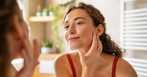 Rosacea: Welche Hautpflege-Routine gegen die Rötungen hilft
