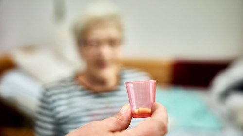 AOK-Analyse: Pflegeheime greifen oft zu Beruhigungsmitteln