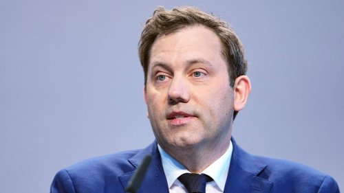 Klingbeil will mehr Menschen in die Rentenversicherung holen