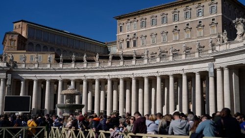 Angelus-Botschaft: Papst sieht seinen "fragilen" Zustand als Prüfung 