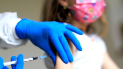 Lauterbach fordert Impfungen für alle Kinder