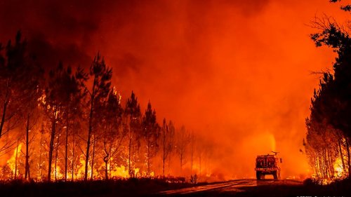 Deutsche Feuerwehr kämpft gegen "Monster"-Waldbrand