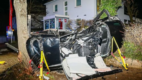 Zwei unbeteiligte Frauen an Tankstelle tödlich gerammt