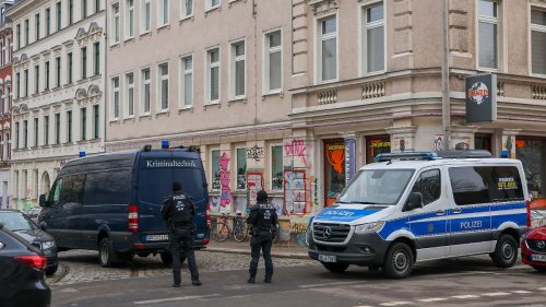 Polizei stürmt Wohnungen in Leipzig