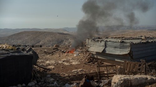 Israelische Siedler greifen palästinensisches Dorf an 
