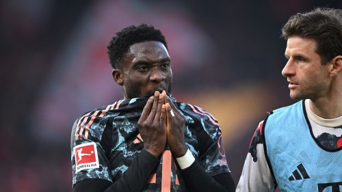 Schwerer Schock für FC Bayern: Zwei Stars fallen lange aus