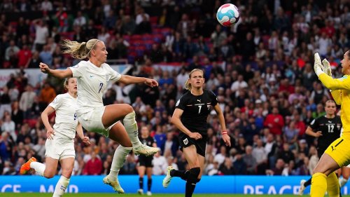 England erlupft perfekten EM-Auftakt vor Rekordkulisse