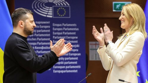 EU-Parlament bereitet Selenskyj triumphalen Empfang