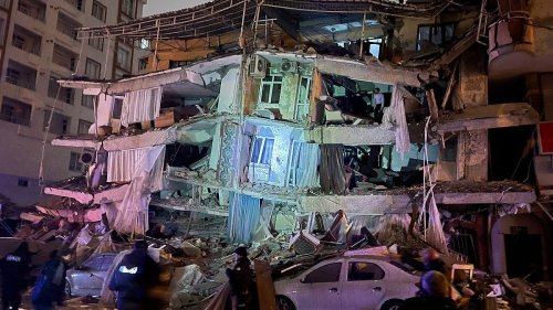 Rund 1300 Tote nach Erdbeben in der Türkei und Syrien