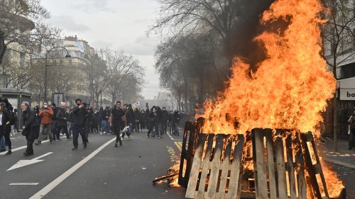 Demonstranten legen Teile von Paris lahm
