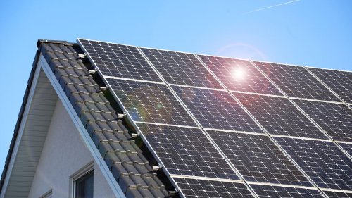 Solarstrom an Nachbarn verkaufen? So ist es erlaubt