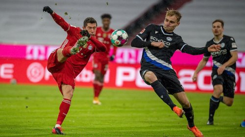 Bayern entkommen Riesenschmach dank VAR