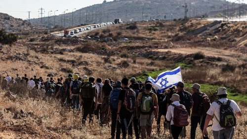 Israelische Siedler kehren nach Chomesch zurück