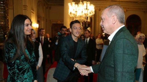 Özil feiert Erdogans Wahlsieg mit Stoßseufzer