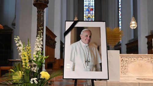 Vatikan: Papst Franziskus starb an Schlaganfall