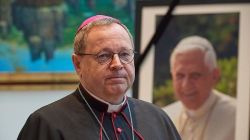 Bischof Bätzing greift den Papst an