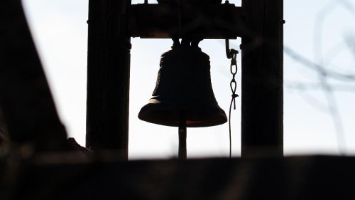 "Wie von Geisterhand" - mysteriöses nächtliches Glockenspiel an Kirche