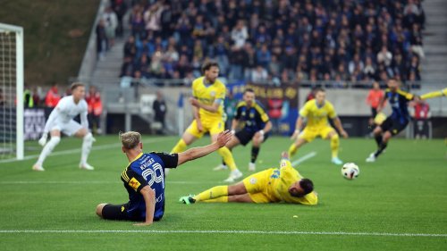 Braunschweig steigt mit einem Bein aus Relegations-Abgrund
