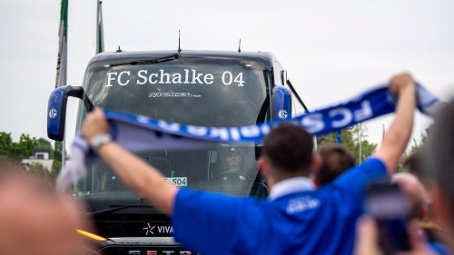 Schalke rechtfertigt Fan-Transport im Mannschaftsbus