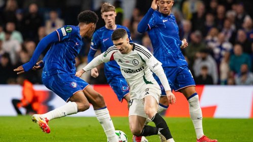 FC Chelsea verliert gegen Legia - ist aber trotzdem weiter