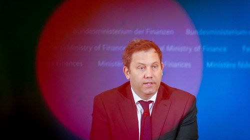 Klingbeil verspricht Krankenkassen Steuergeld-Spritze