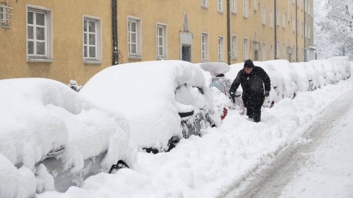 Süddeutschland versinkt unter Schnee und Eis 