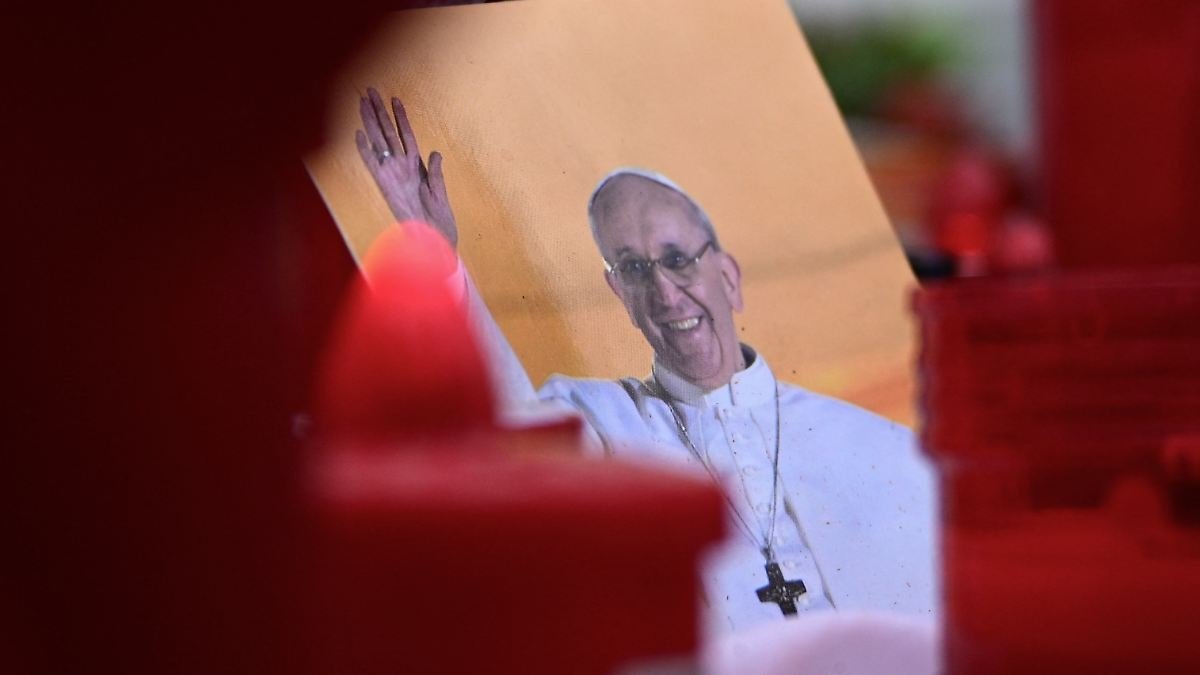 Papst wird aus Klinik entlassen