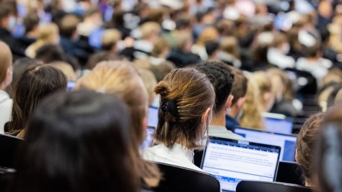Generation Z soll telefonieren lernen