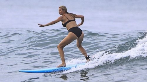 Ivanka Trump genießt die perfekte Welle
