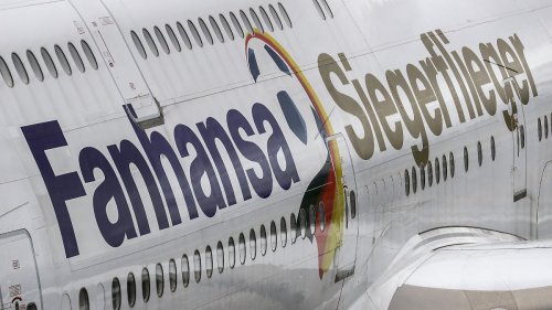 Nationalmannschaft reist mit Billigflieger