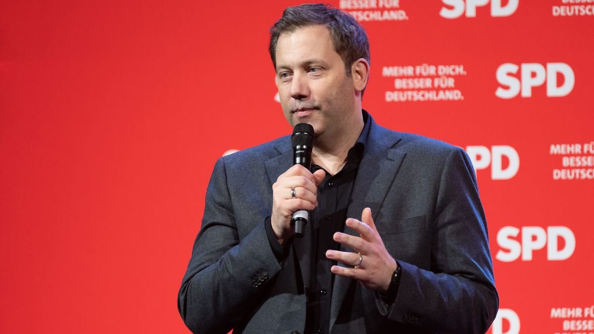 SPD-Chef wirft Spahn "Foulspiel gegen Merz" vor