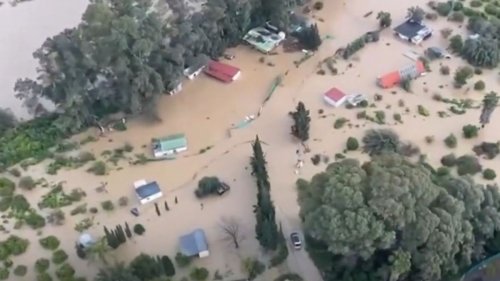 Heftige Regenfälle überfluten Urlaubsgebiete in Spanien