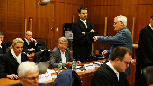 Sommermärchen-Prozess: Ex-DFB-Bosse beteuern Unschuld