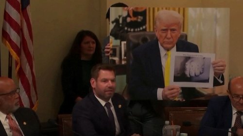 US-Demokrat treibt Trump-Ministerin in die Enge
