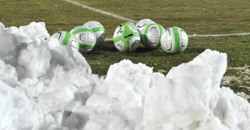 Fußball: Zwei Bundesligaspiele wegen massiver Schneefälle abgesagt