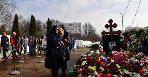 Nawalnys Mutter besuchte Grab in Moskau