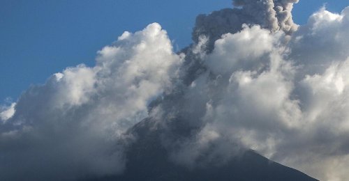 Indonesischer Vulkan spuckte 3,5 Kilometer hohe Aschewolke