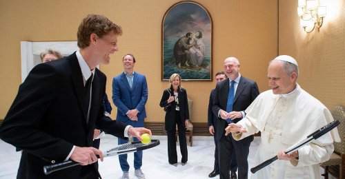 Papst wurde von Sinner zum Tennisspielen aufgefordert: "Es ist besser nicht"