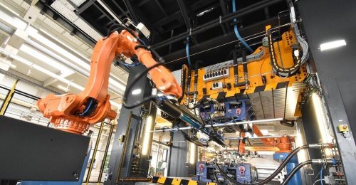 Weba: Expansion, aber teilweise Vier-Tage-Woche