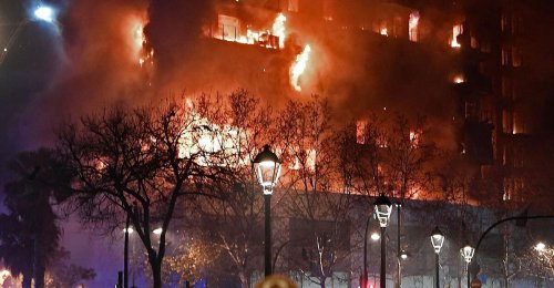 Großbrand in Valencia: Hochhaus glich einer Fackel